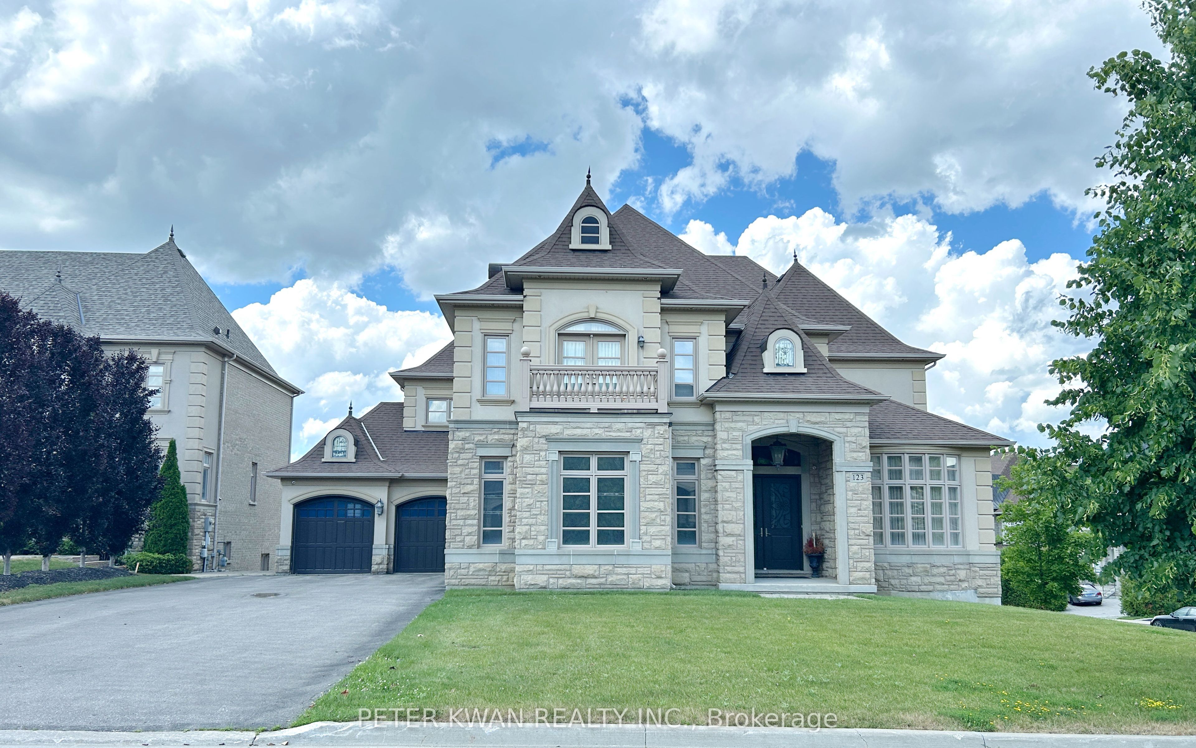 123 Carisbrooke Circle