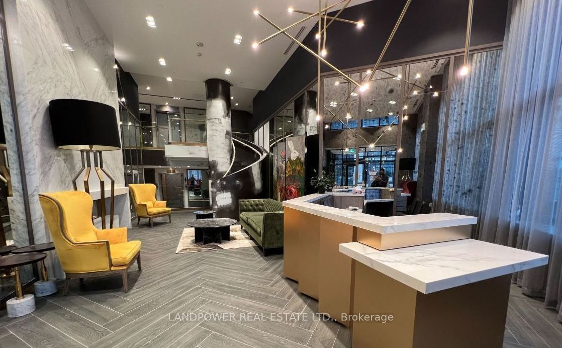 395 Dundas Street W LPH12