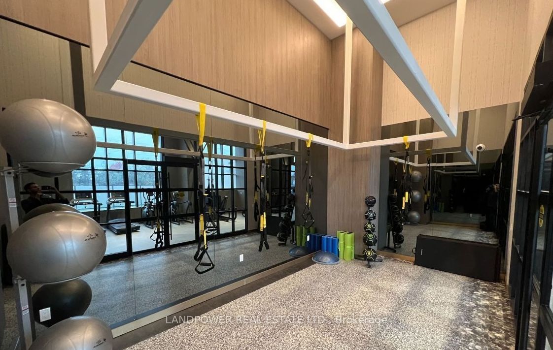 395 Dundas Street W LPH12