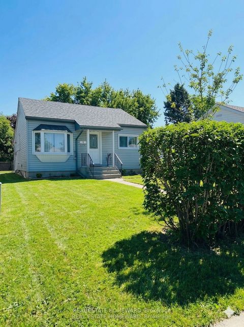 13 Pine Street Ajax ON L1S 1X8