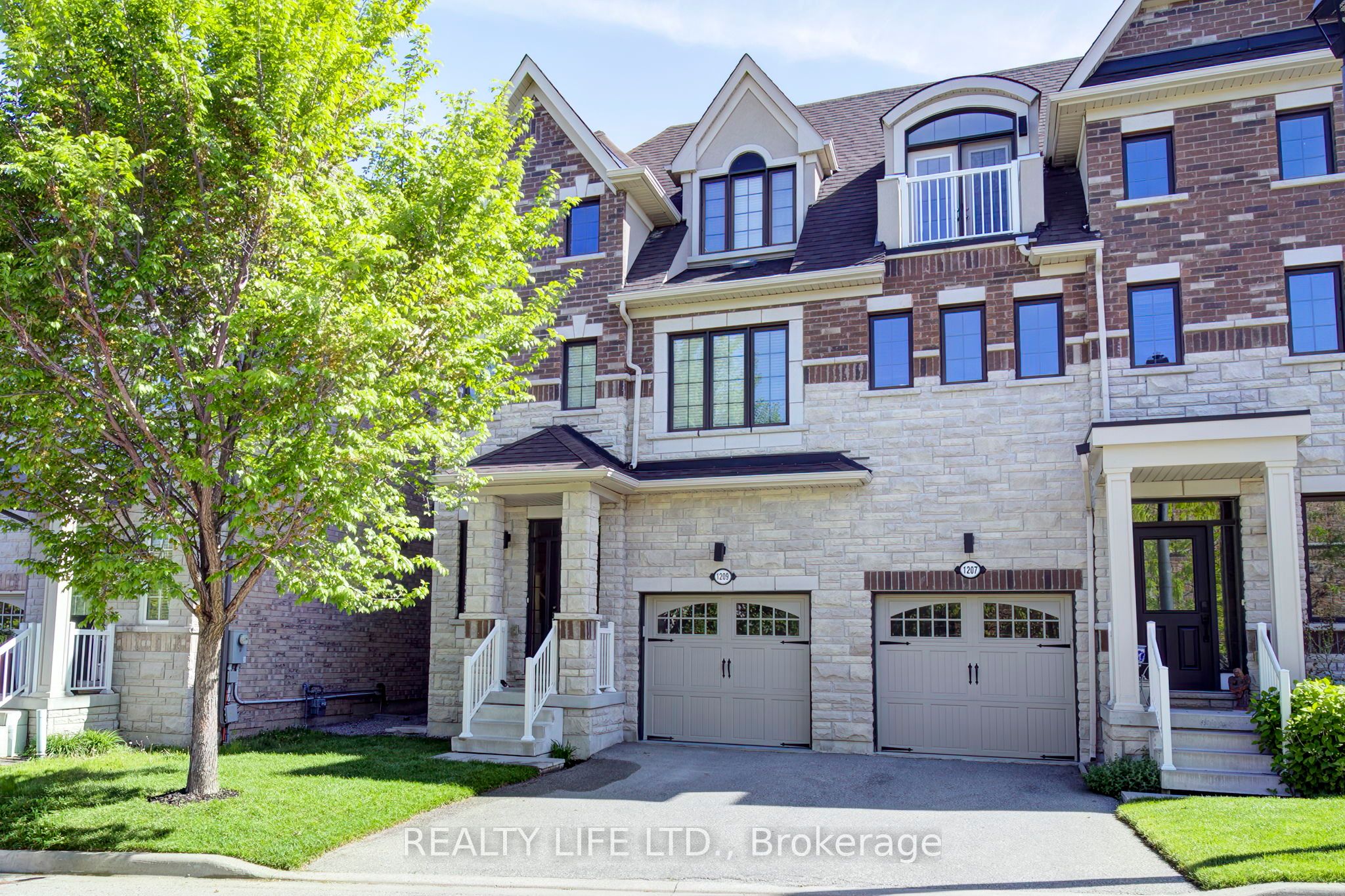 1209 Owls Head Road