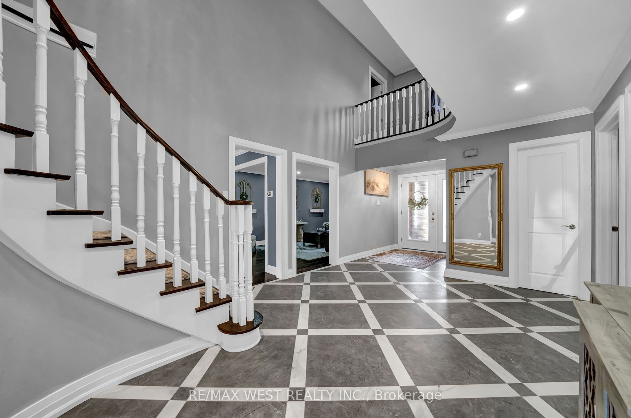 32 Falstaff Crescent