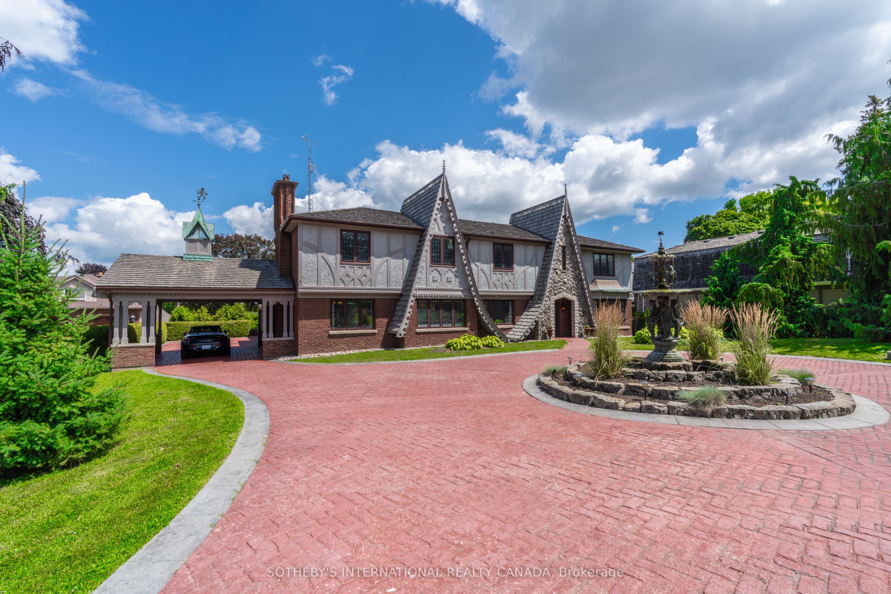 787 Simcoe Street N
