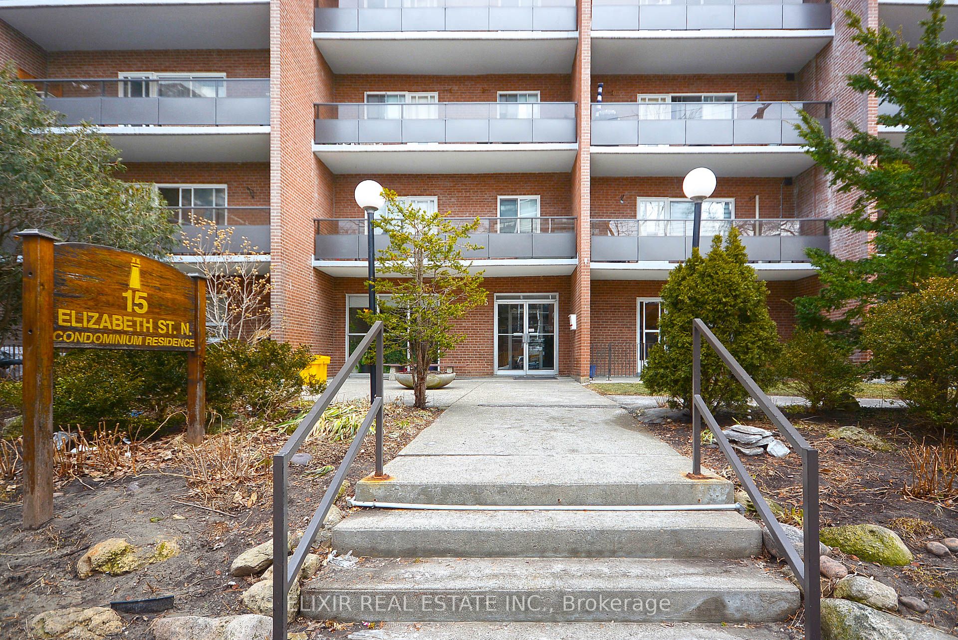 15 Elizabeth Street N 605