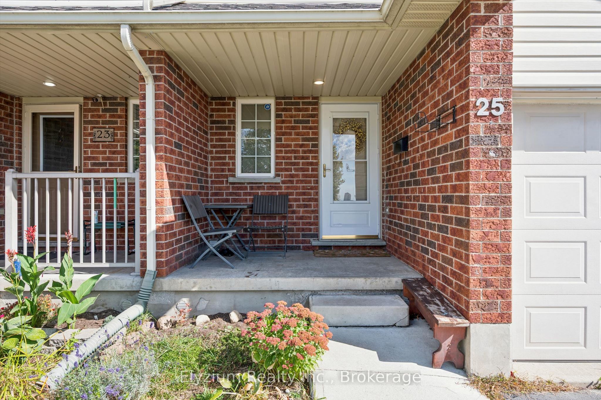 25 Henry Court