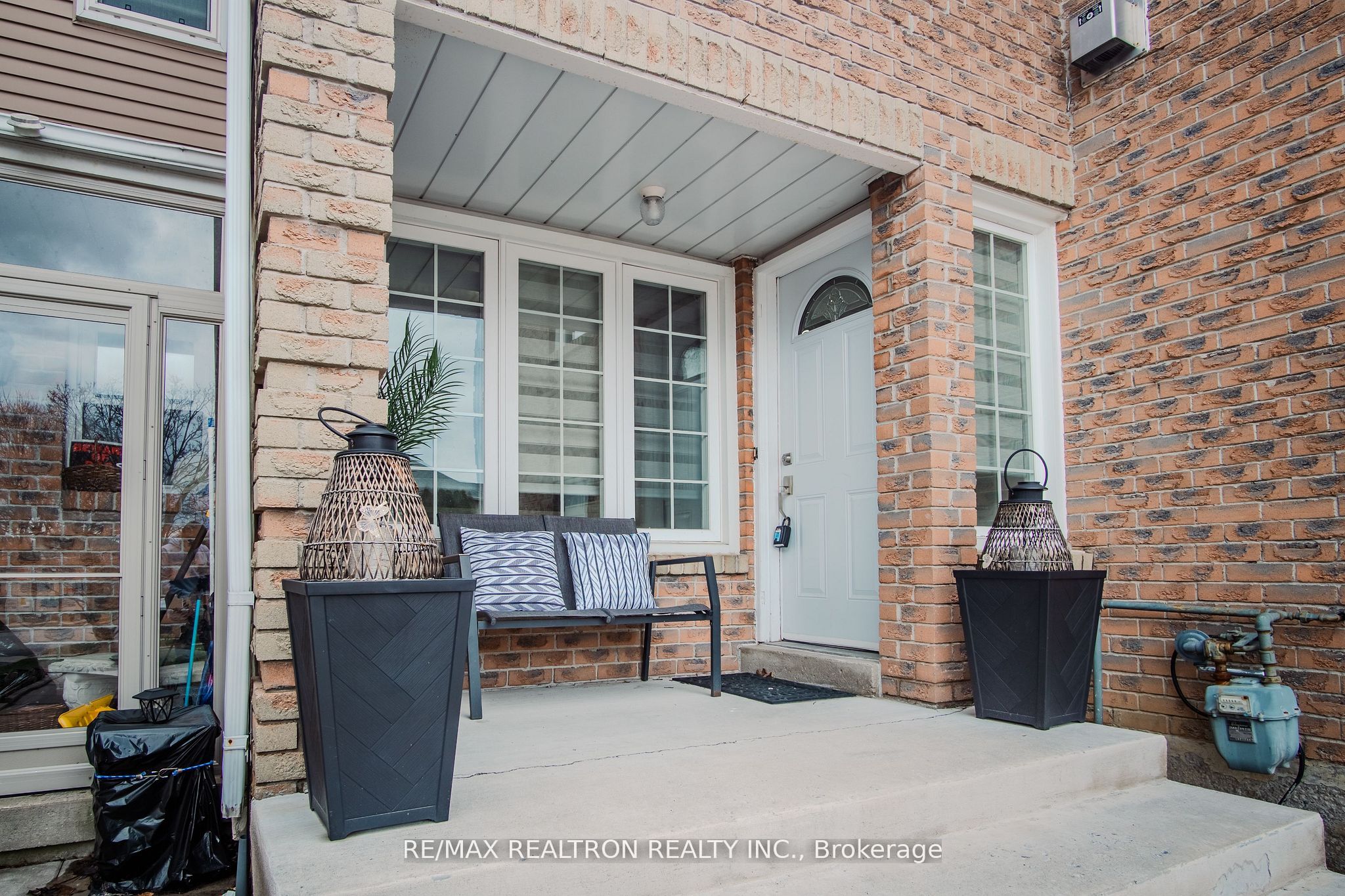 1039 Rowntree Crescent
