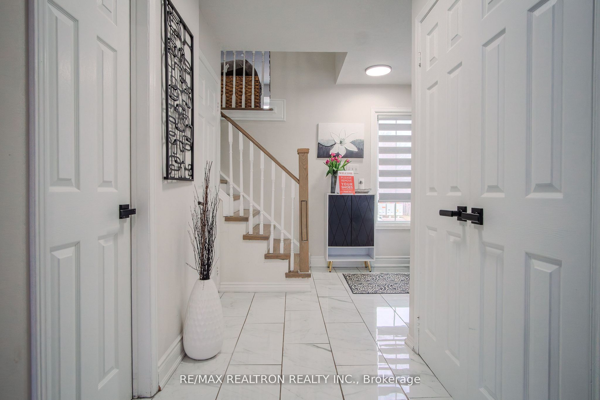 1039 Rowntree Crescent