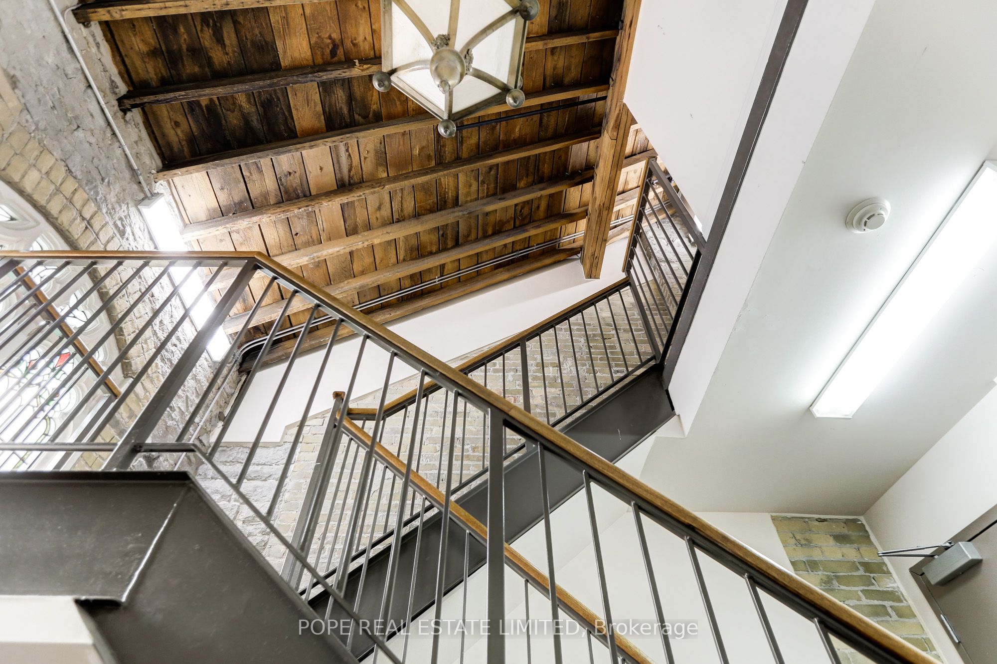 384 Sunnyside Avenue 202