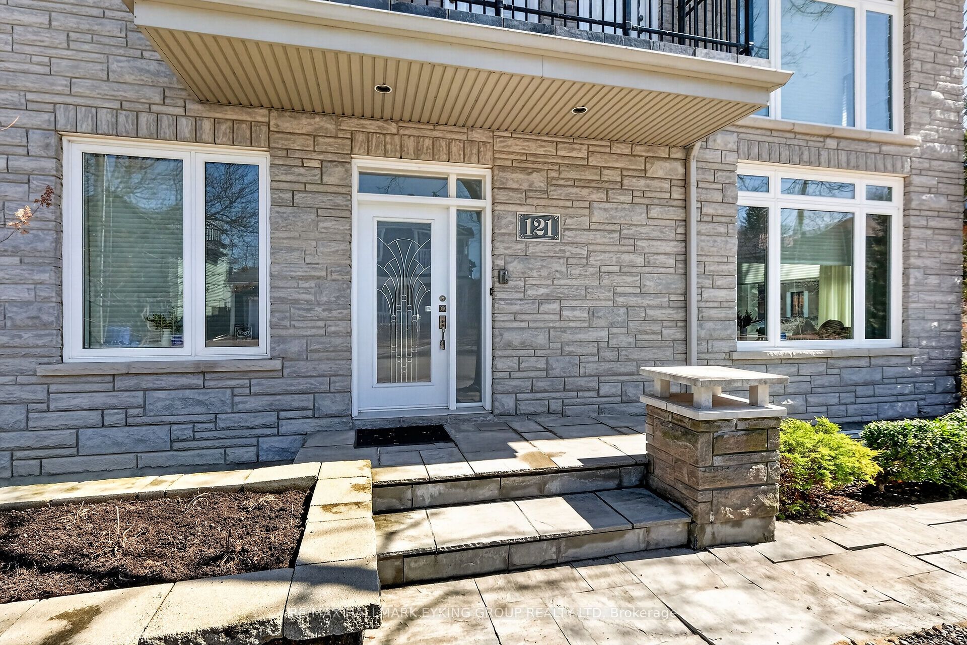 121 Macdonald Street