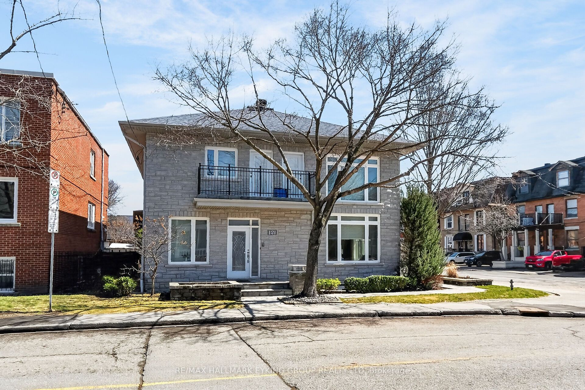 121 Macdonald Street