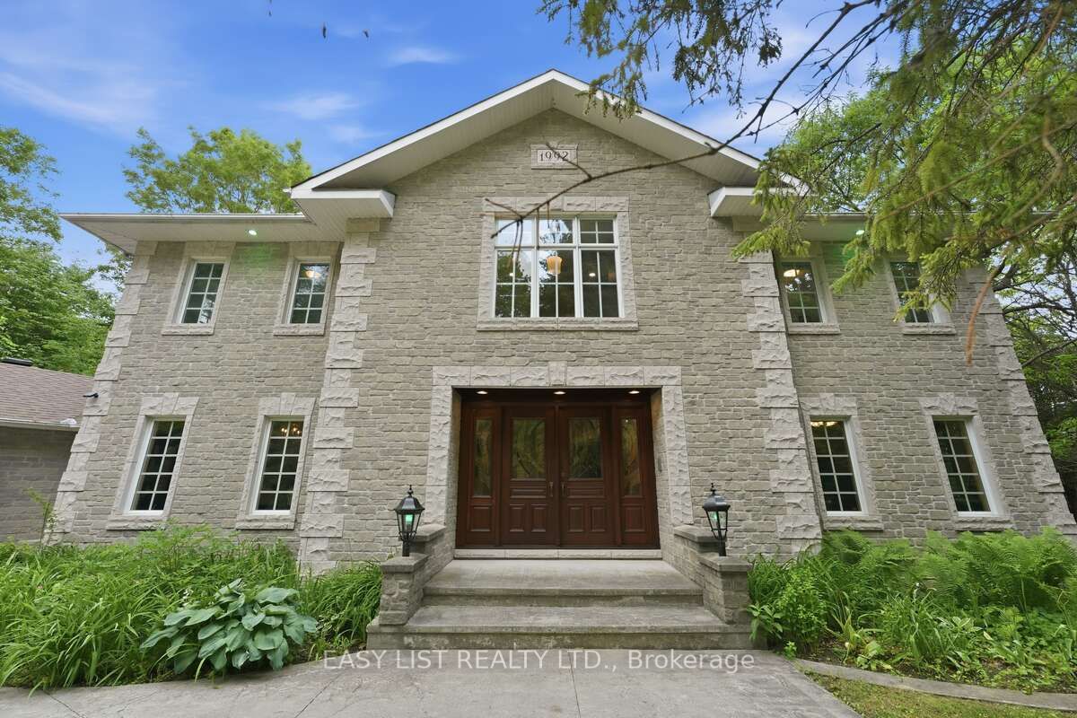 28 Marchbrook Circle
