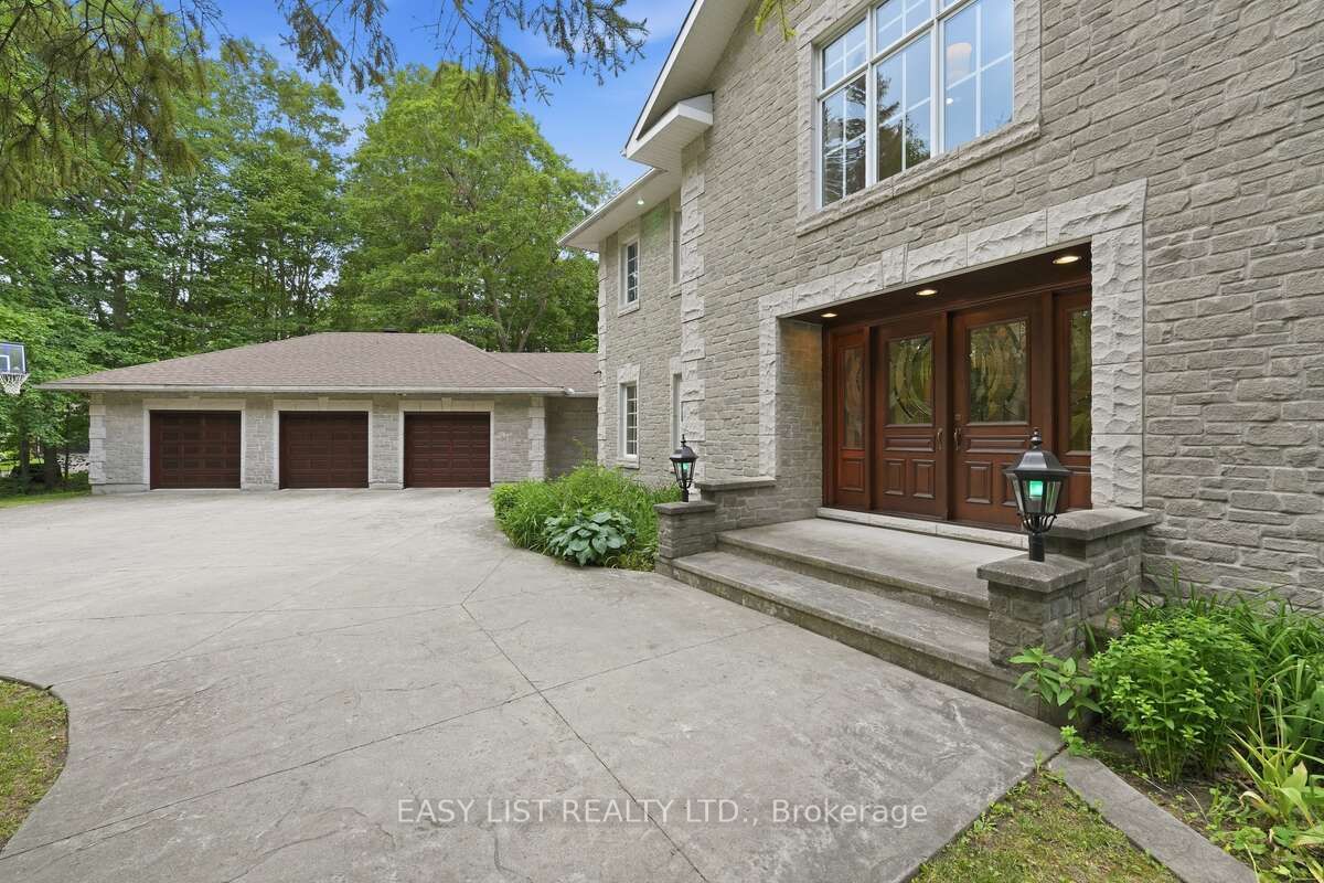 28 Marchbrook Circle