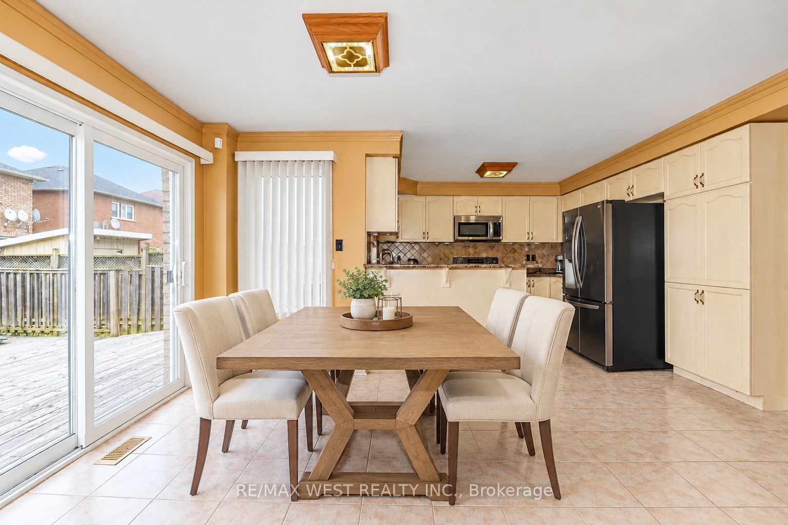 277 QUEEN MARY Drive