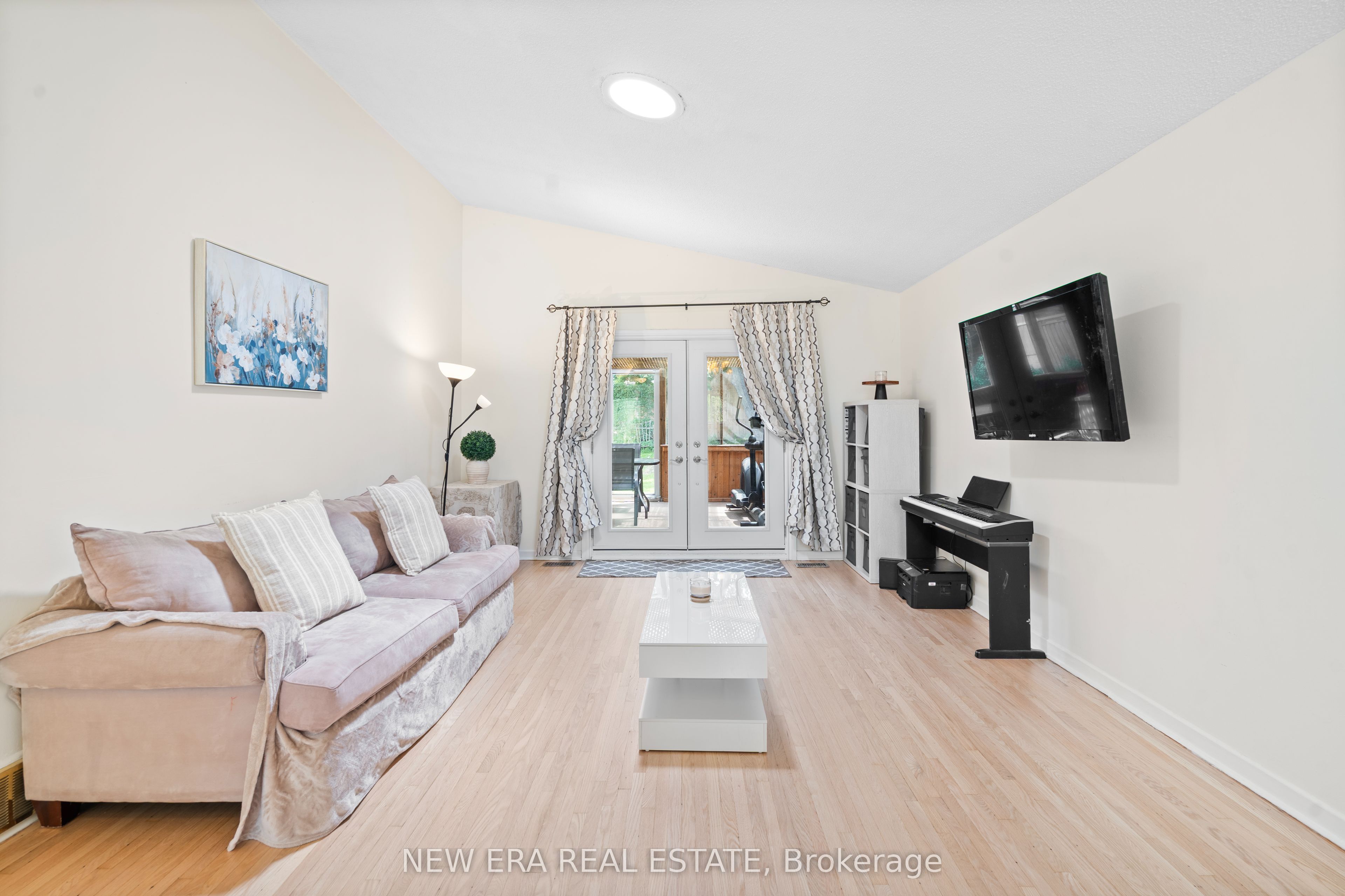 2598 Chalkwell Close