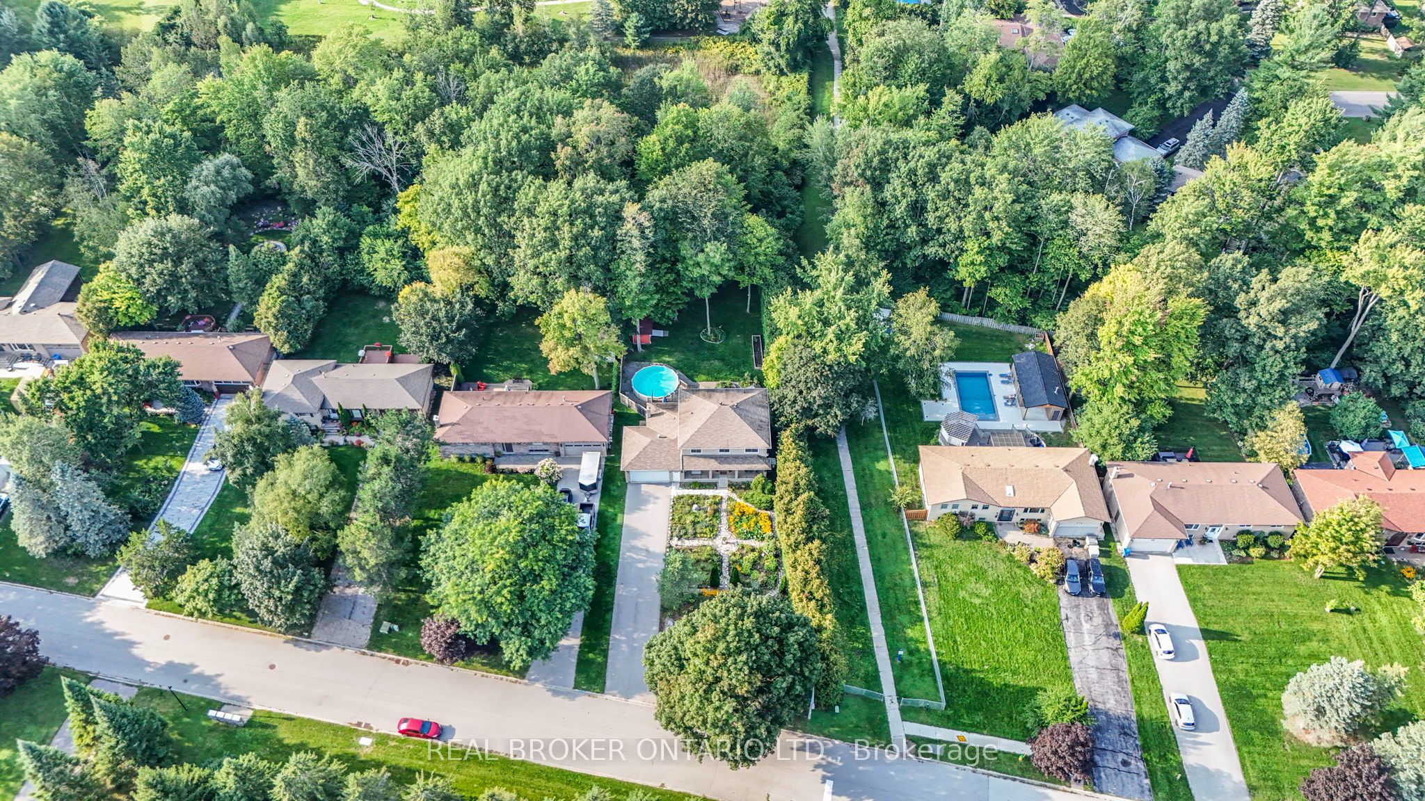 2 Amberglen Court