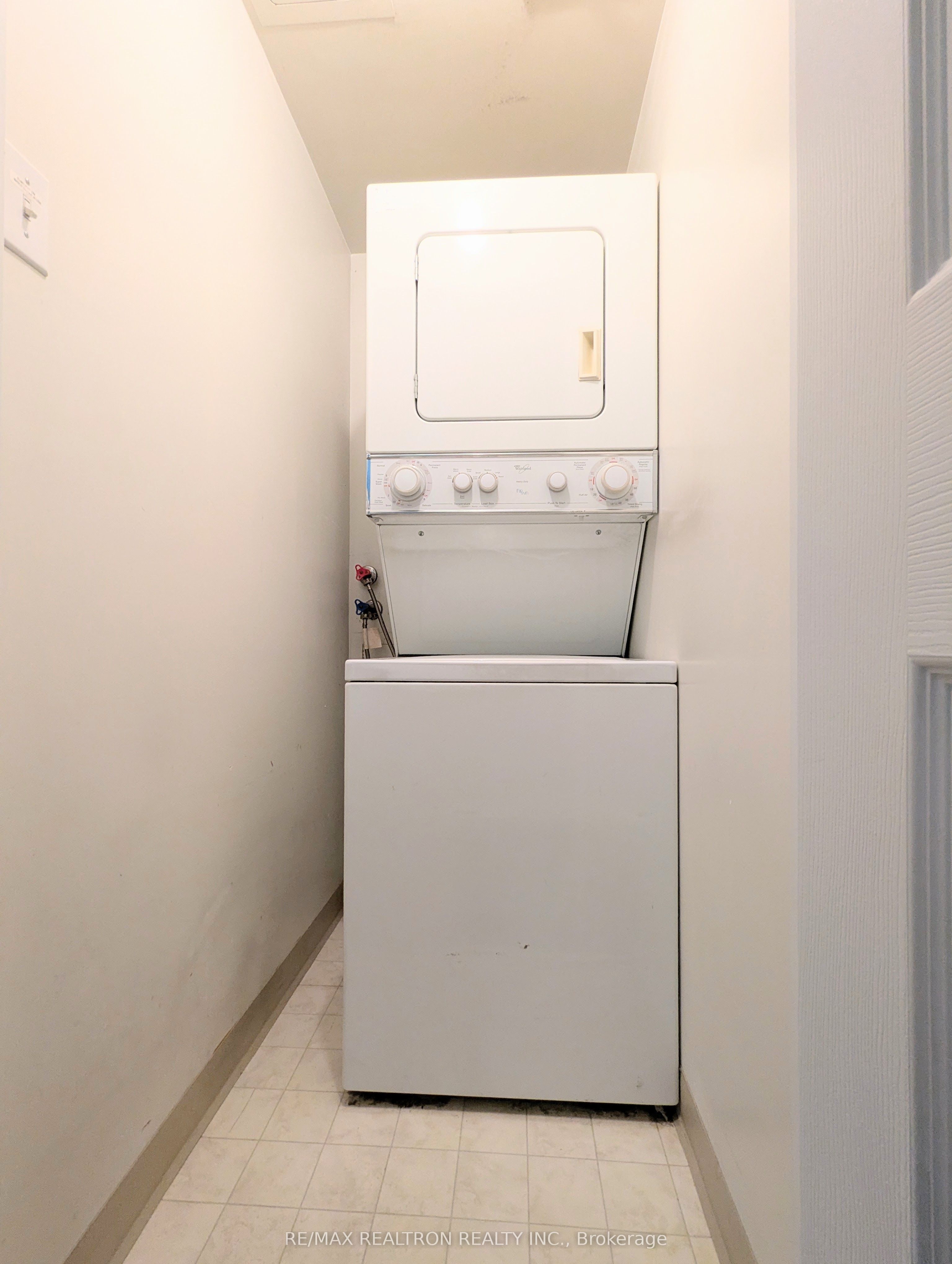 256 Doris Avenue 511