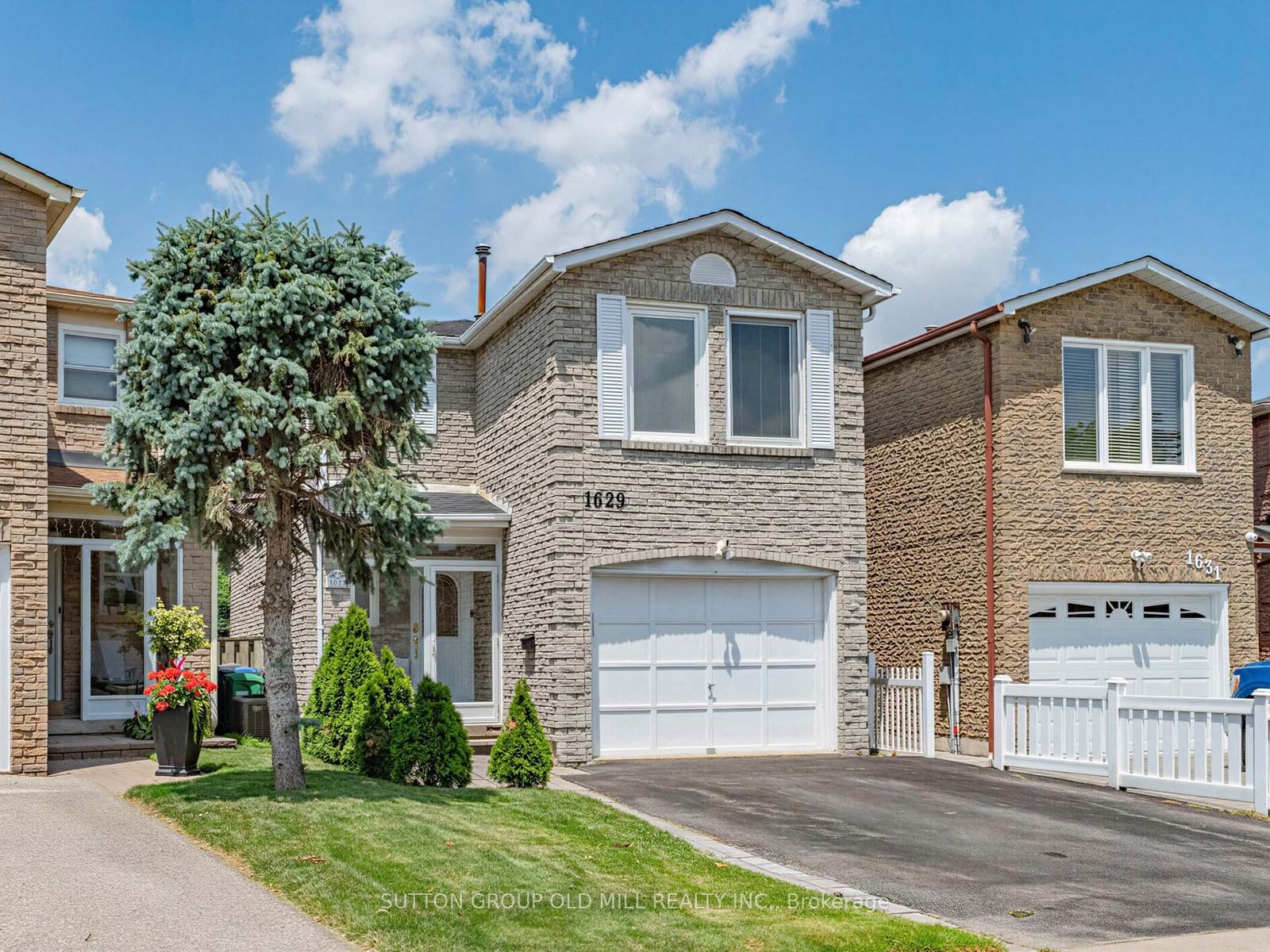 1629 Dewberry Crescent