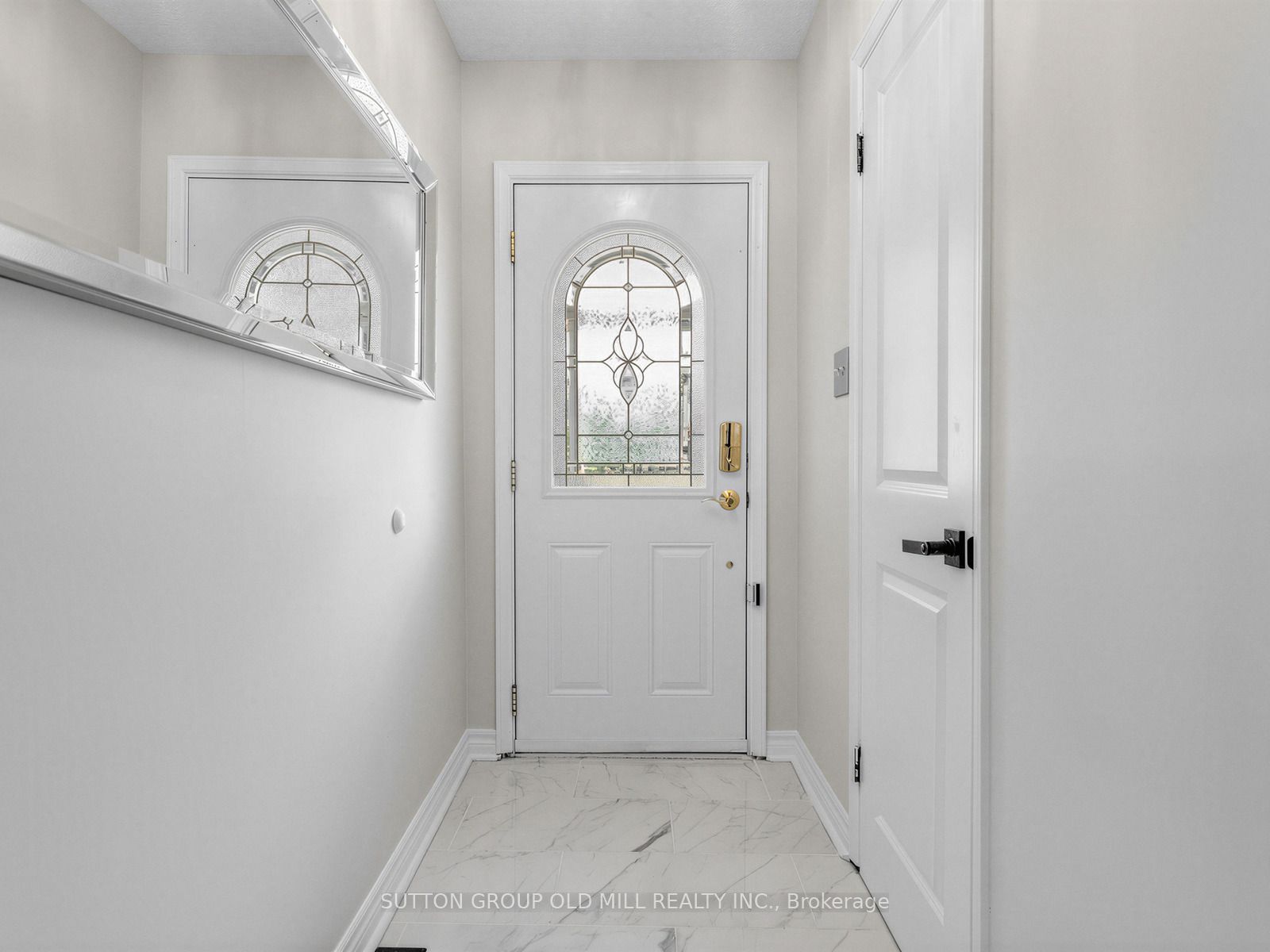 1629 Dewberry Crescent