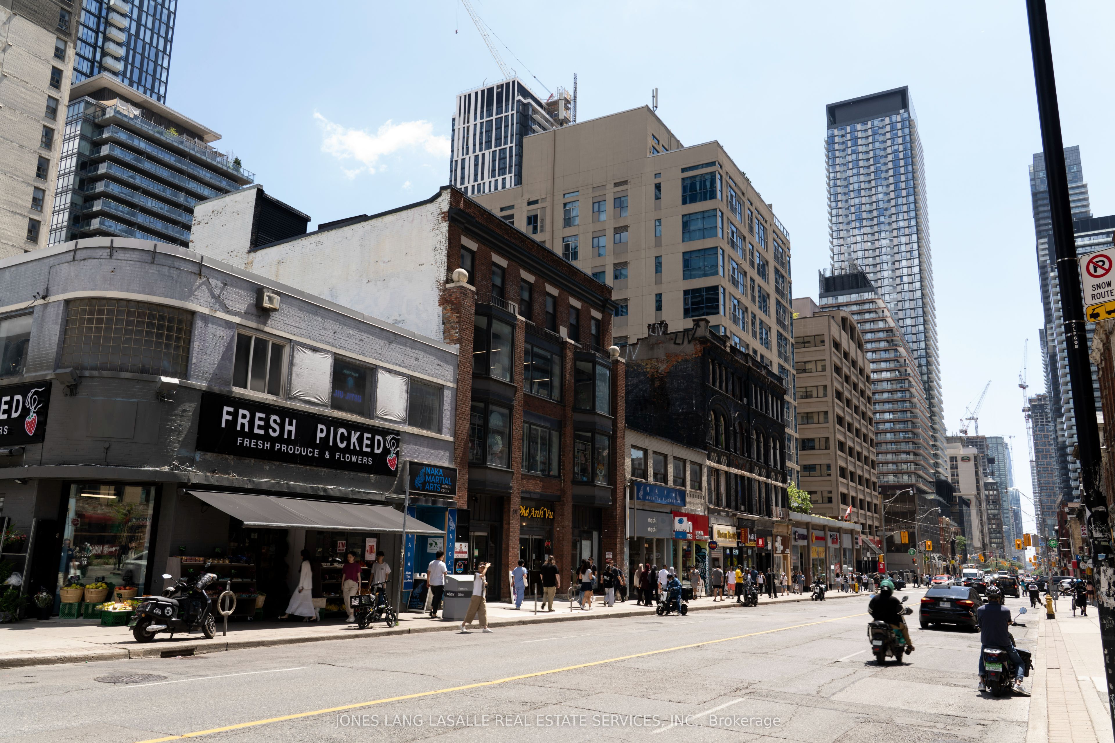 577 Yonge Street