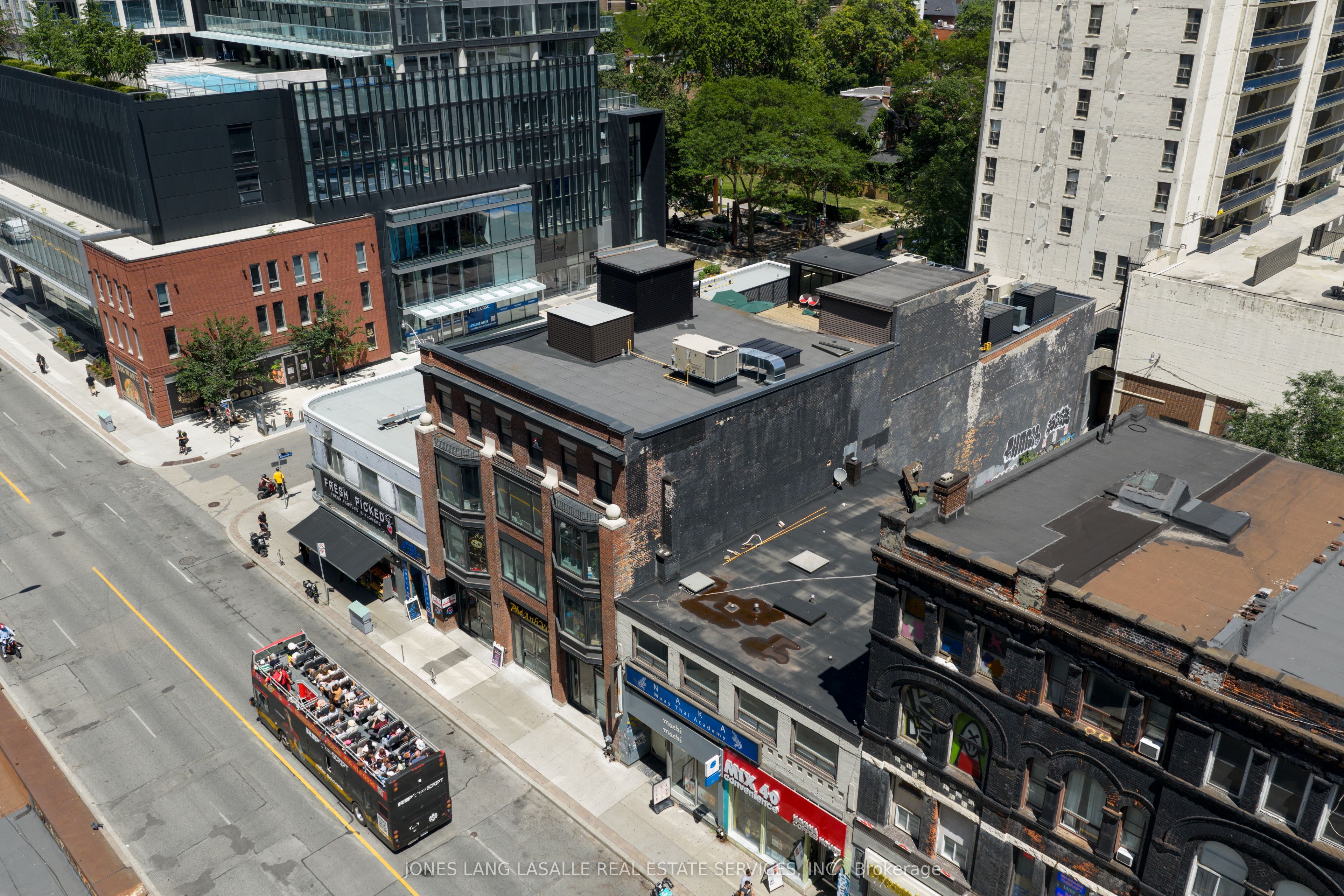 577 Yonge Street