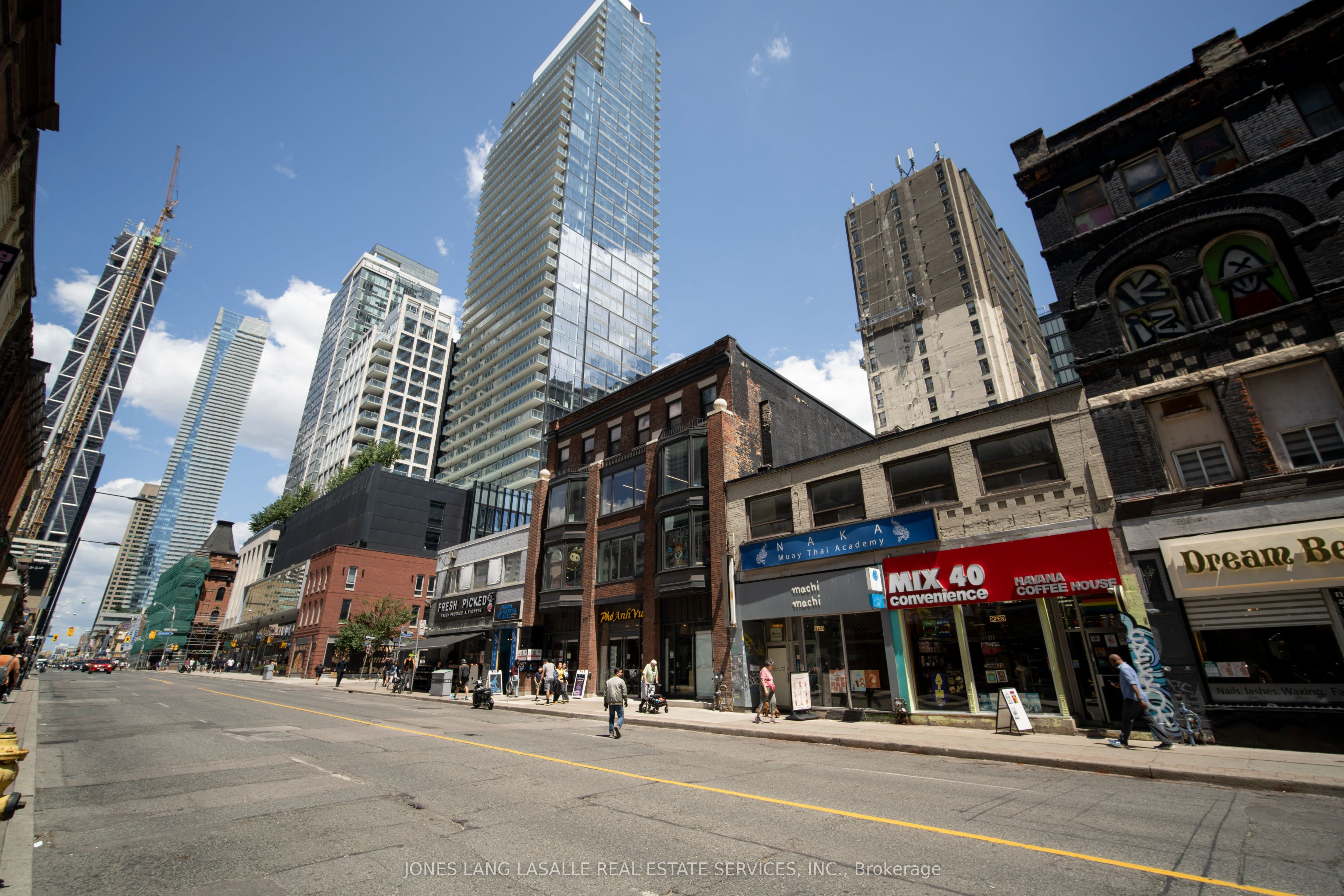 577 Yonge Street