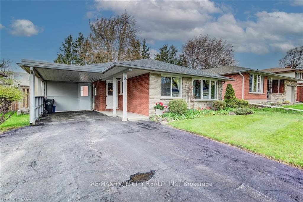 18 QUEENSTON Crescent