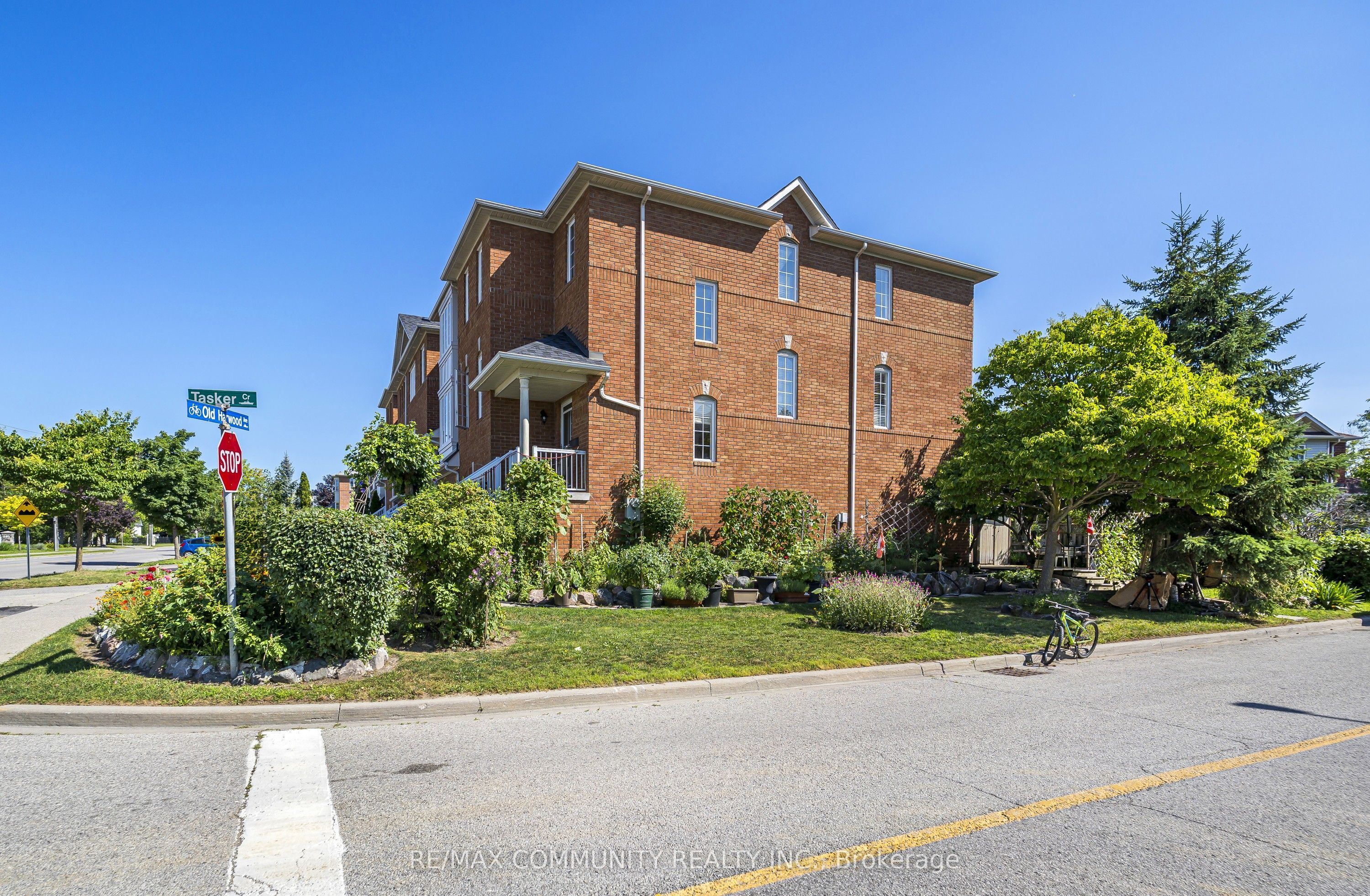209 Old Harwood Avenue