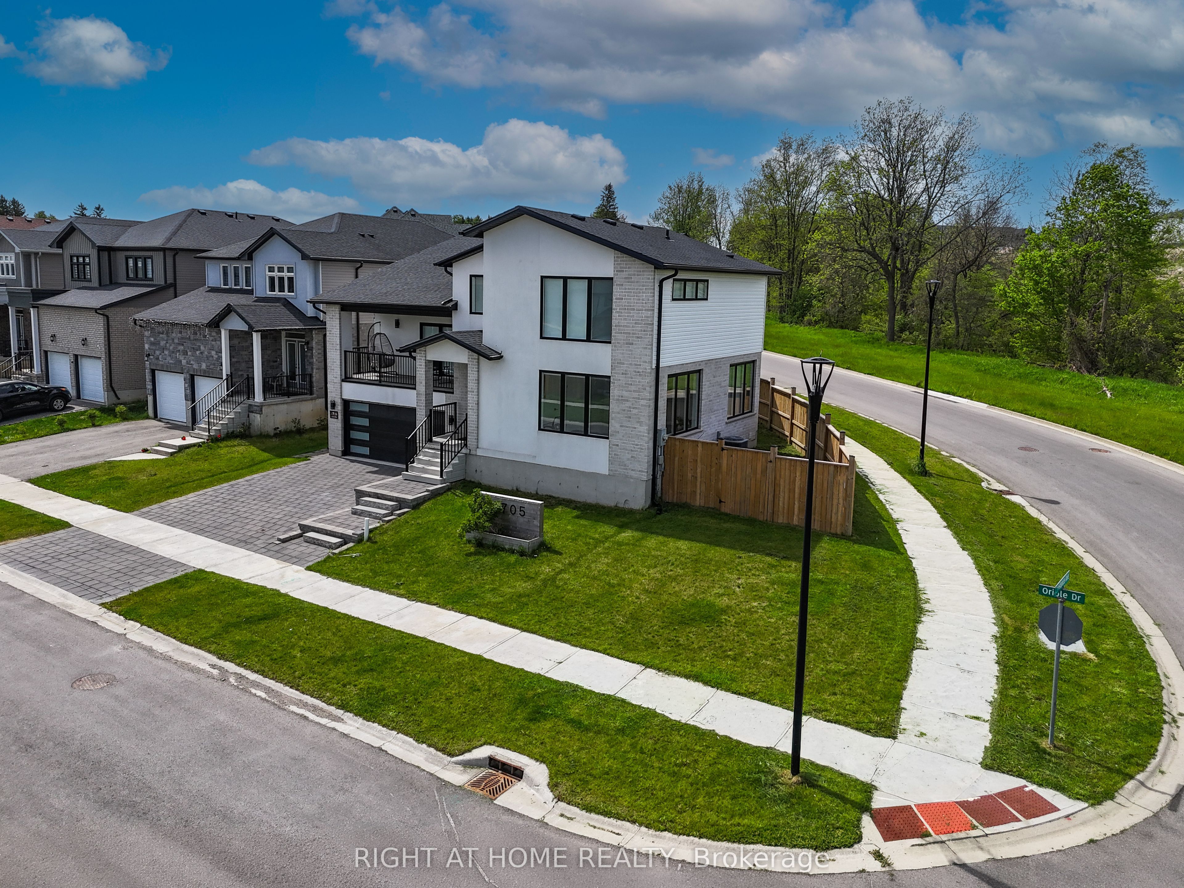 2705 Oriole Drive