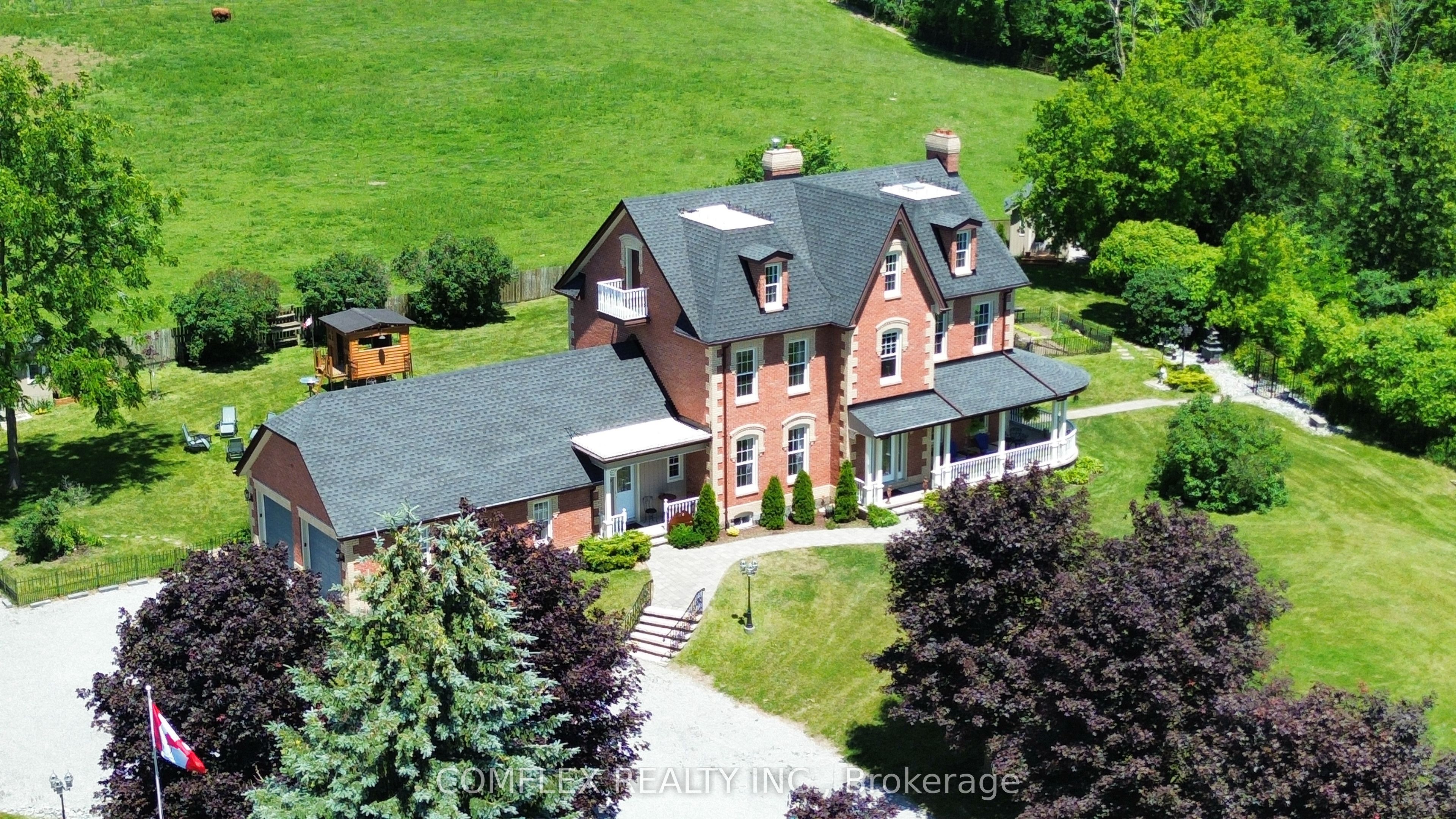 1150 Raglan Road E