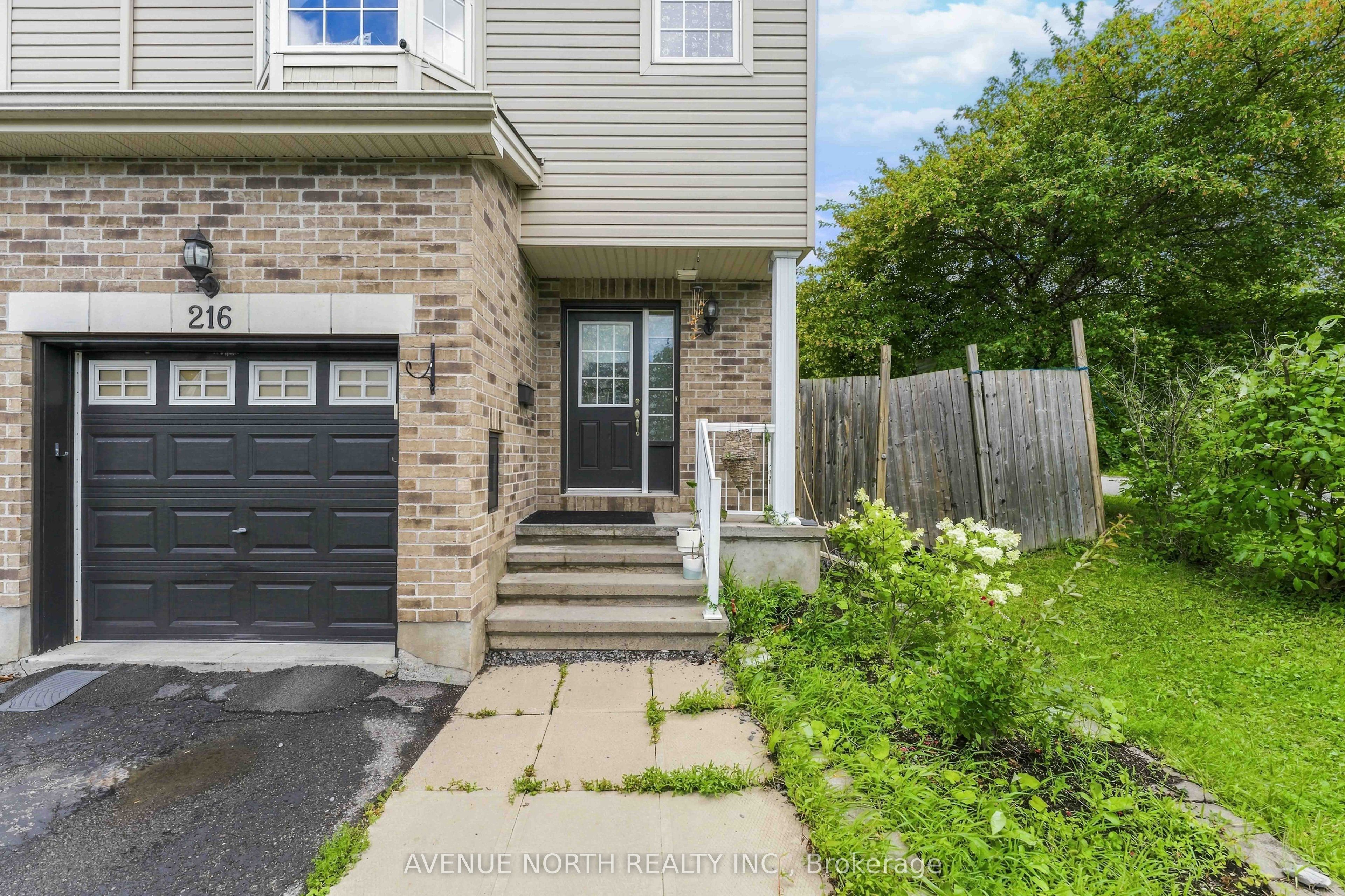 216 Cityview Crescent