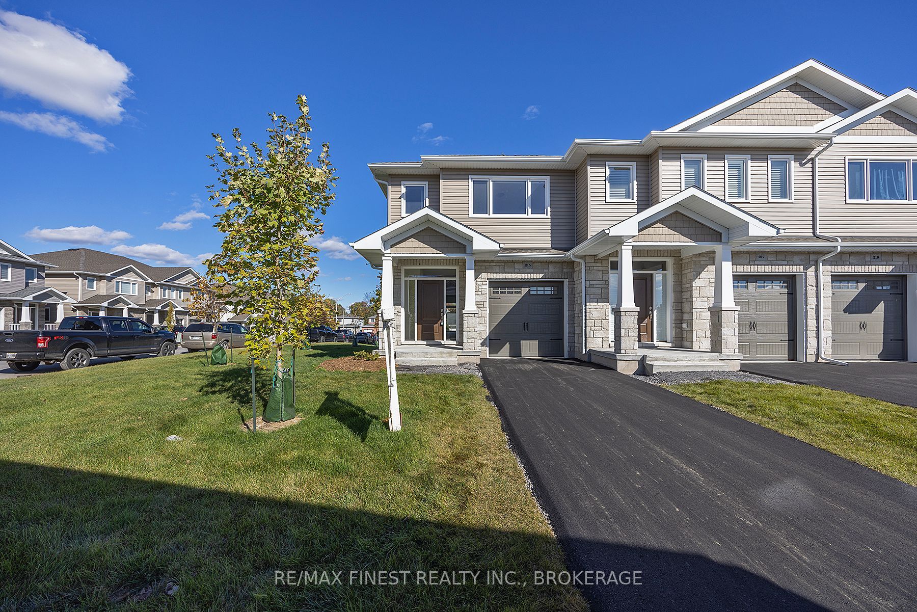 215 HERITAGE PARK Drive