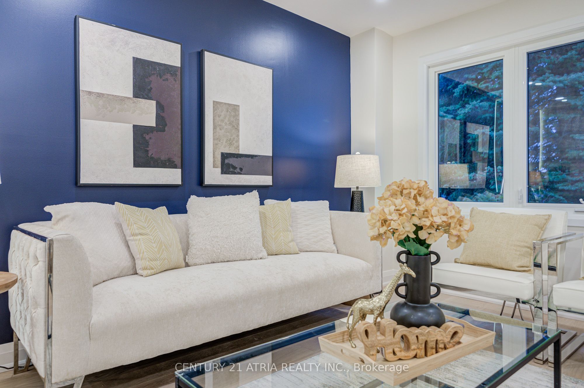 590 Sandhurst Circle 10