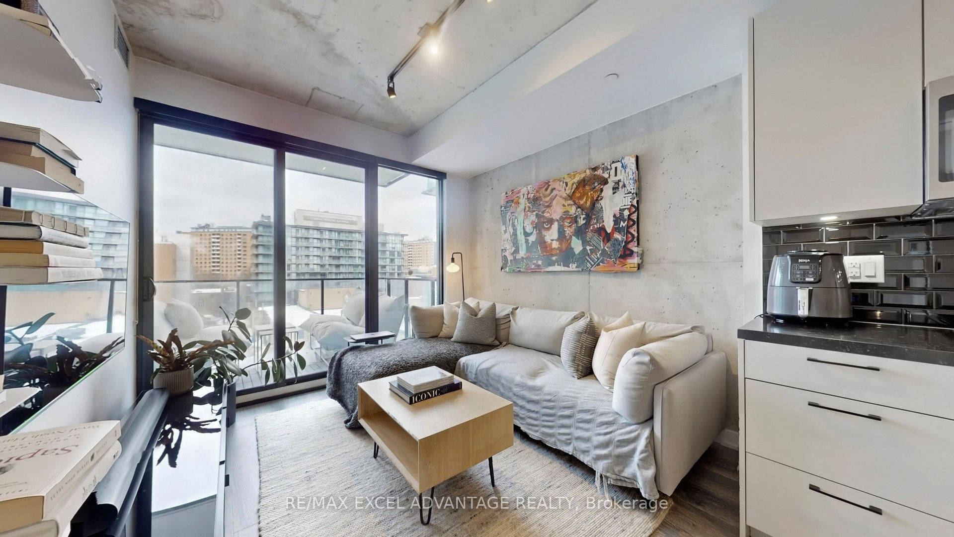 55 Ontario Street 602