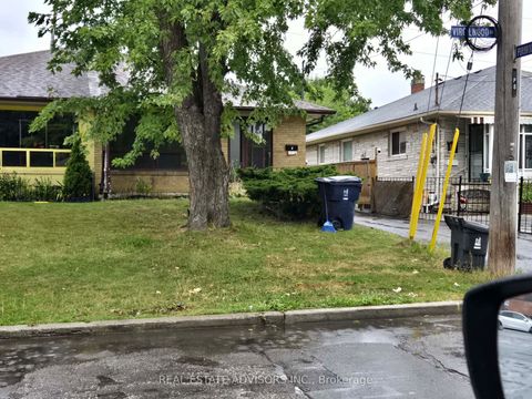 8 Virgilwood Drive Toronto C07 ON M2R 2B1