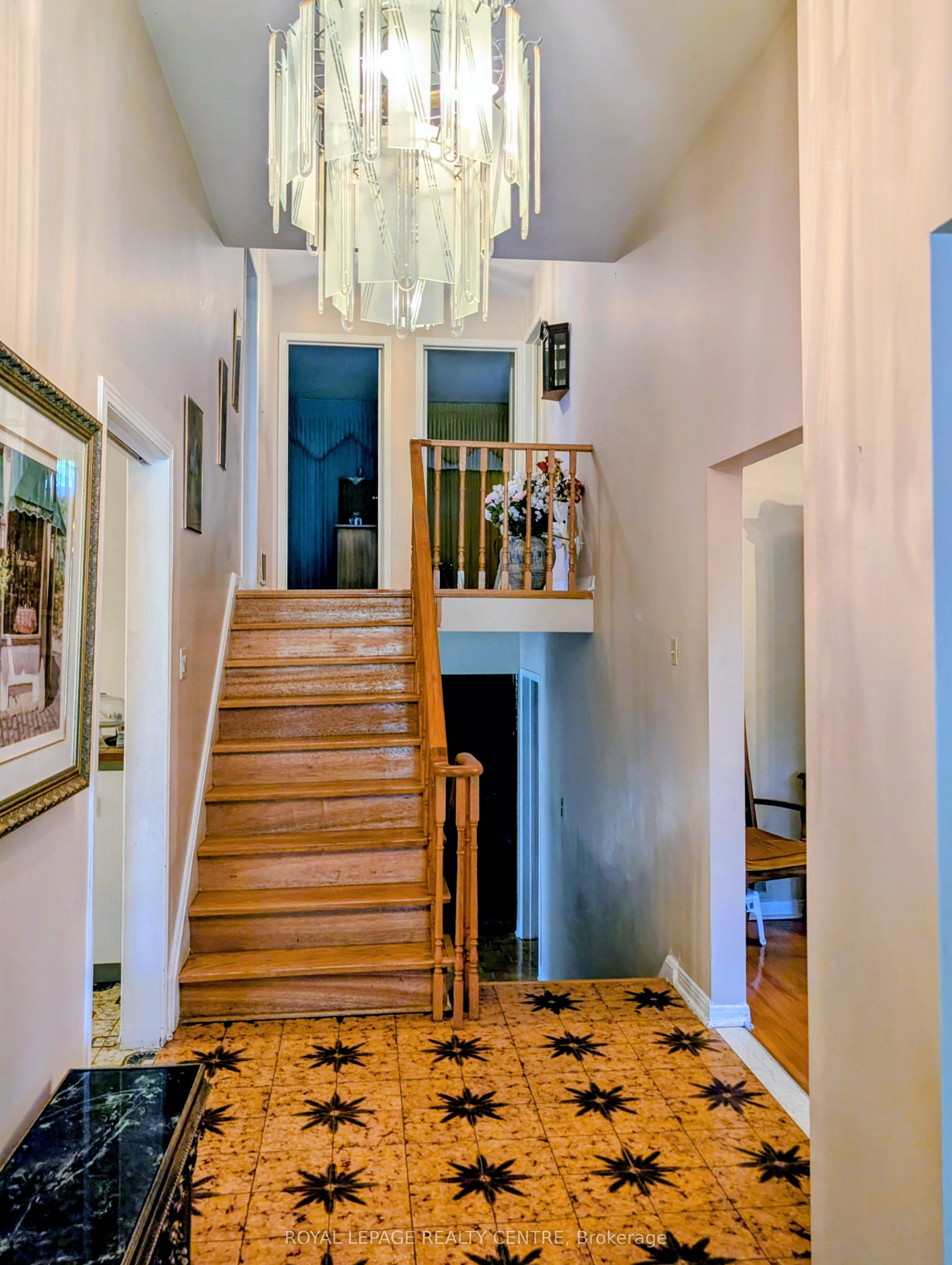 2560 Cynara Road