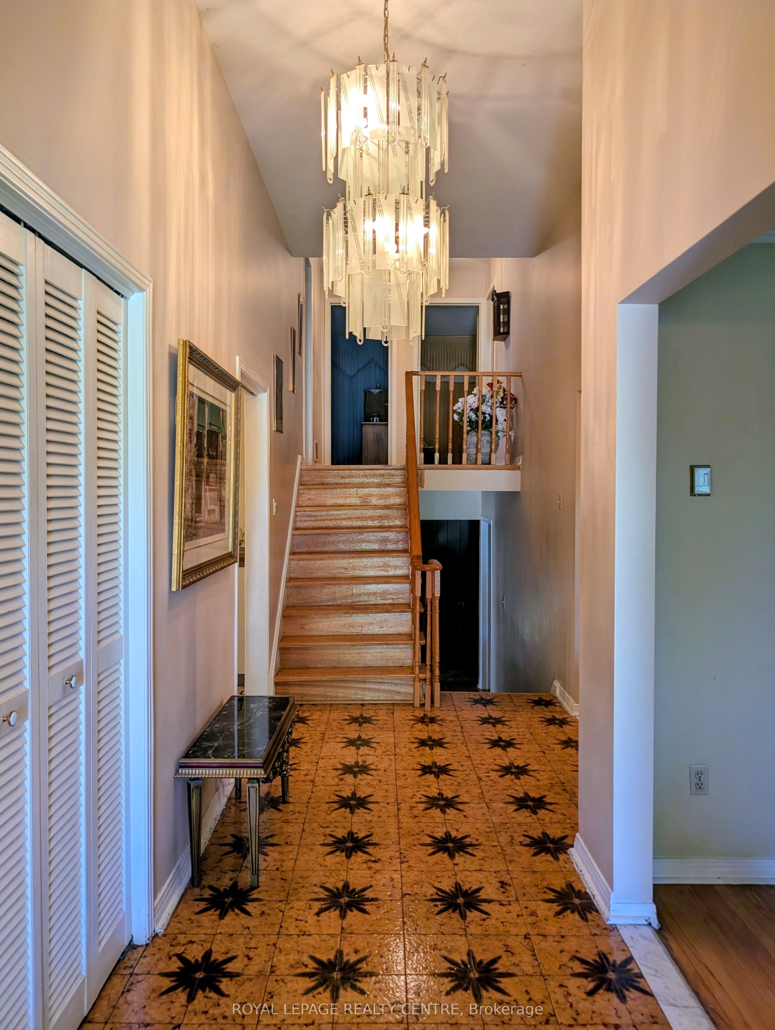2560 Cynara Road