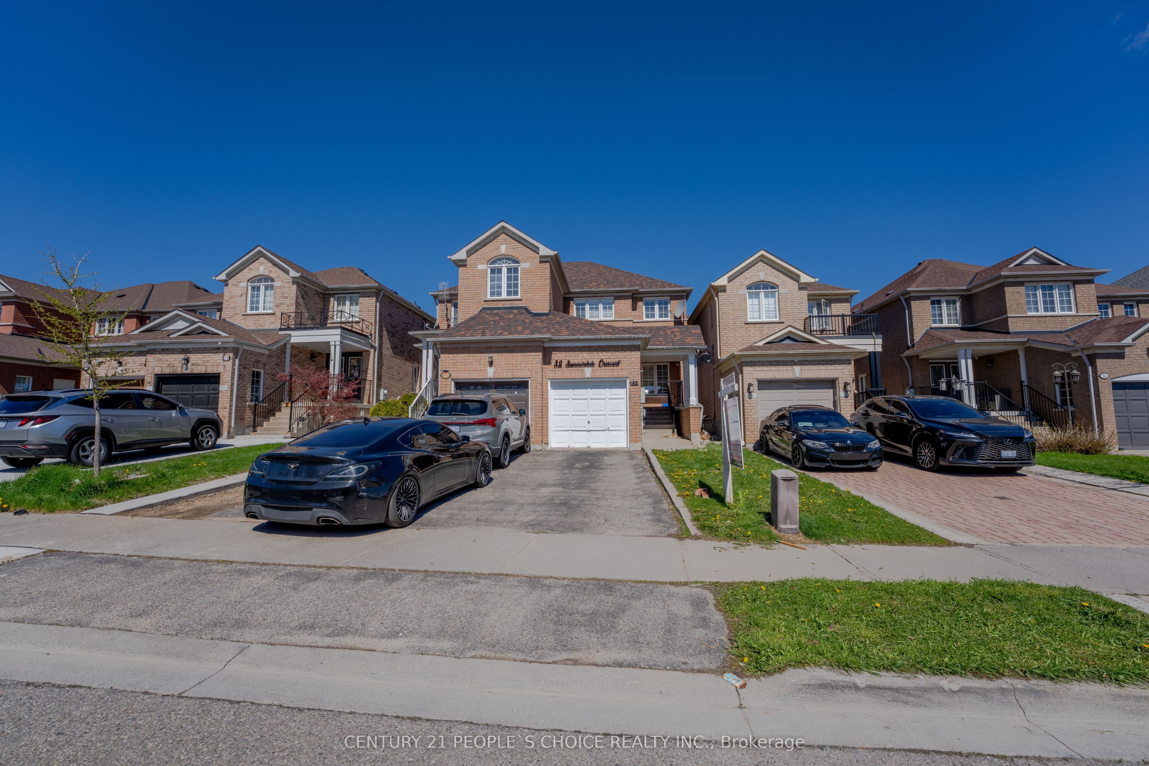 32 Summerdale Crescent