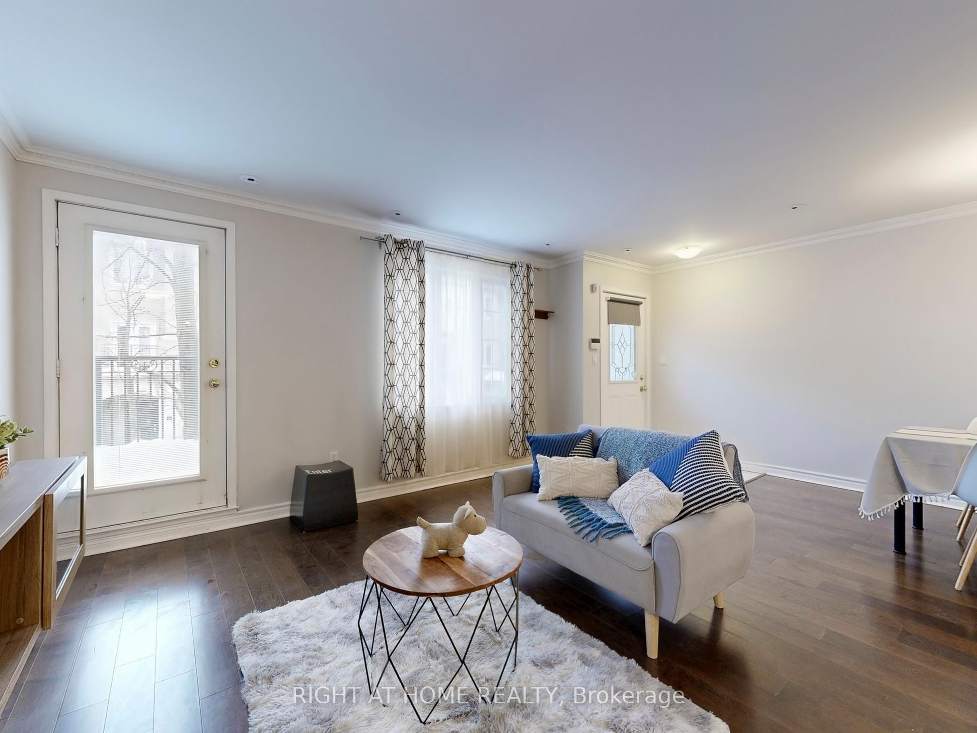 108 Finch Avenue W B28