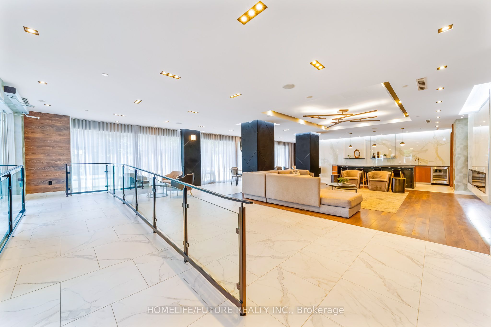 275 Village Green Square 2815
