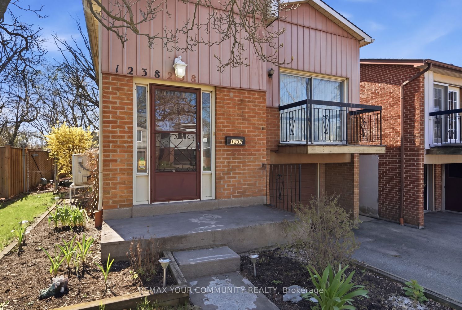1238 Consort Crescent