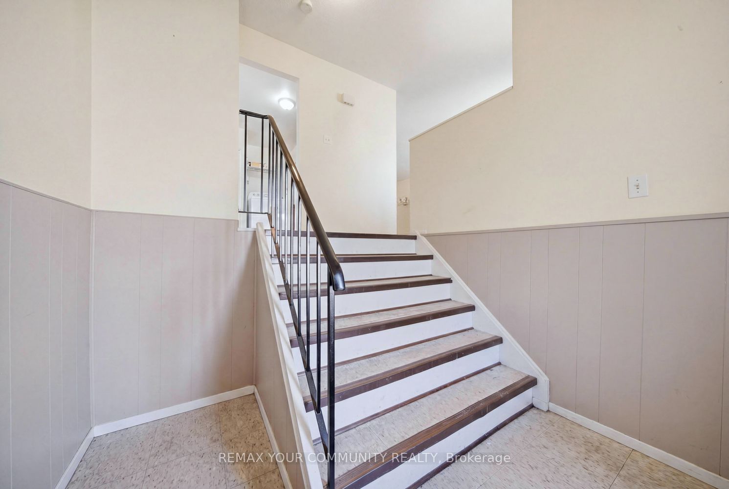 1238 Consort Crescent