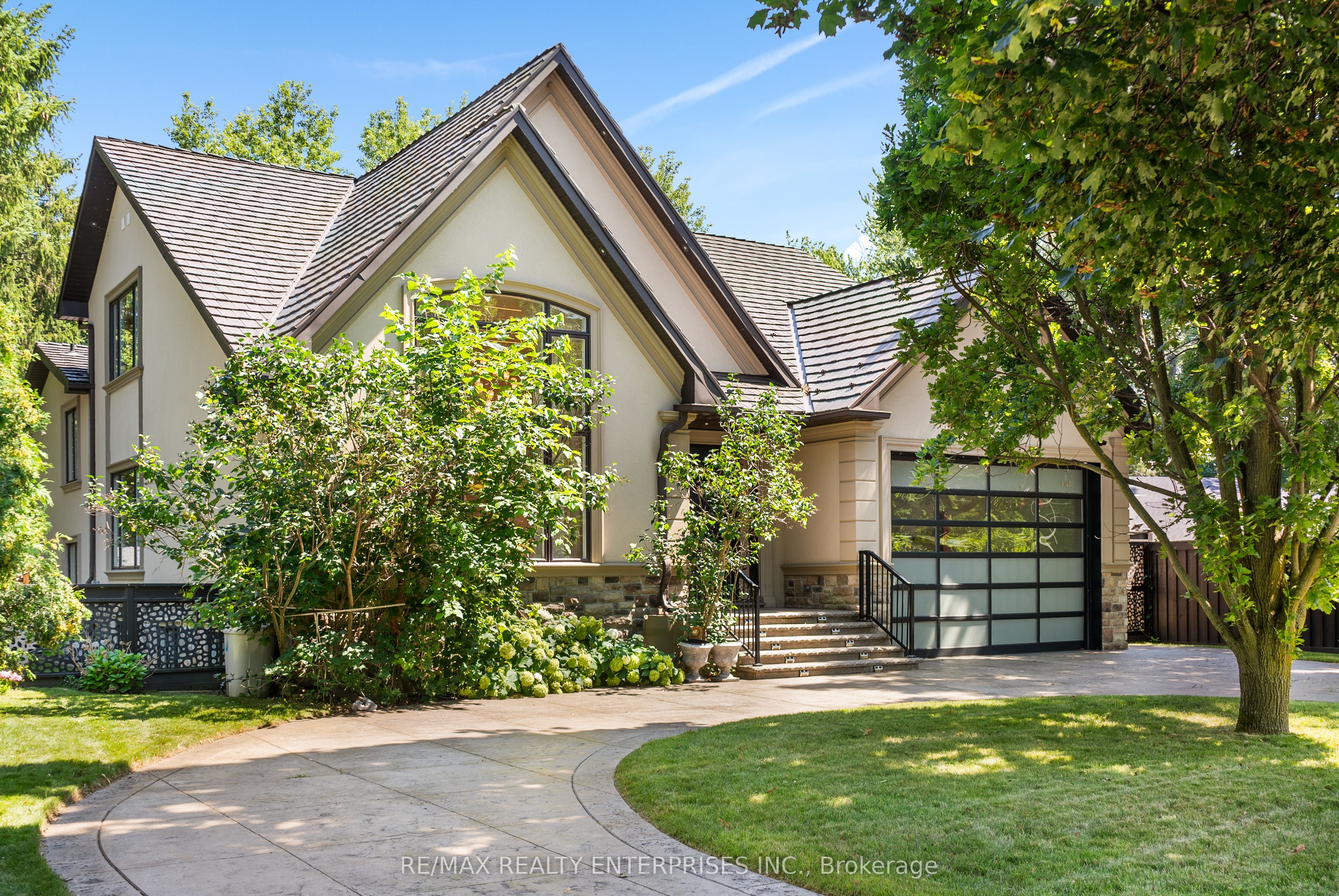 3168 Lakeshore Road W