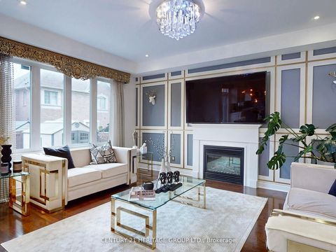 1062 Blackhall Crescent Newmarket ON L3X 0B3