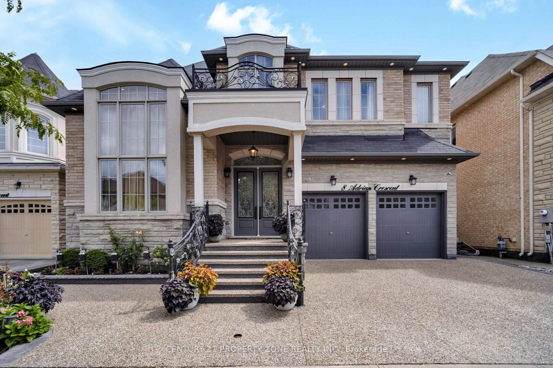 8 Adrian Crescent