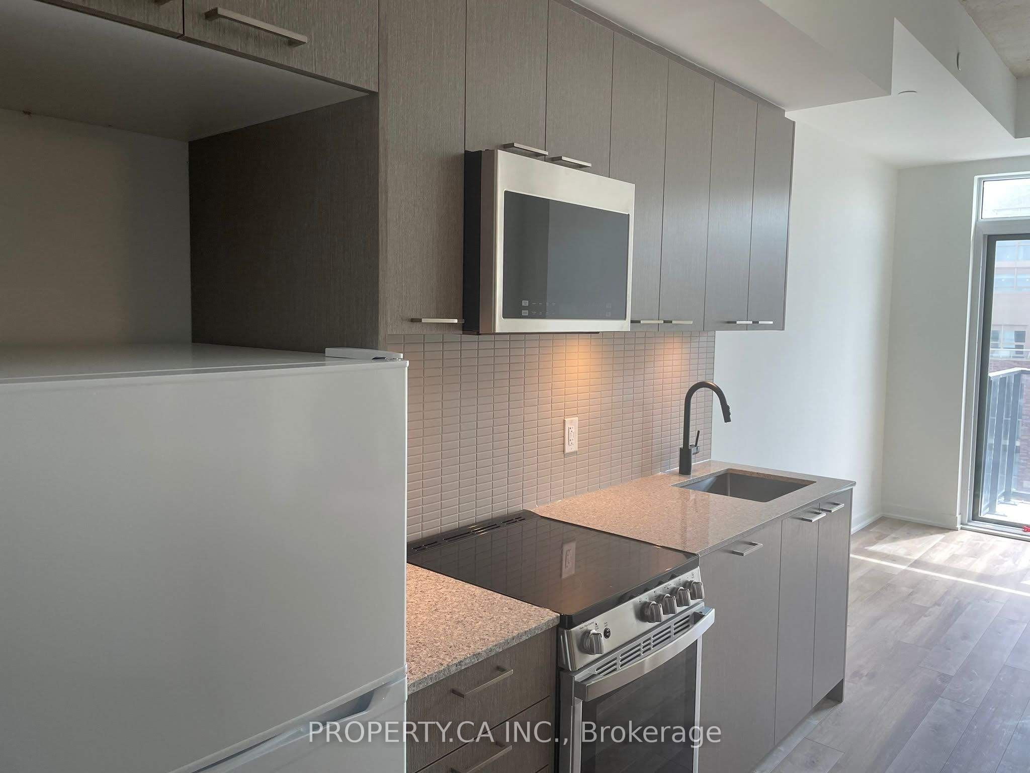 1808 St. Clair Avenue W 1005