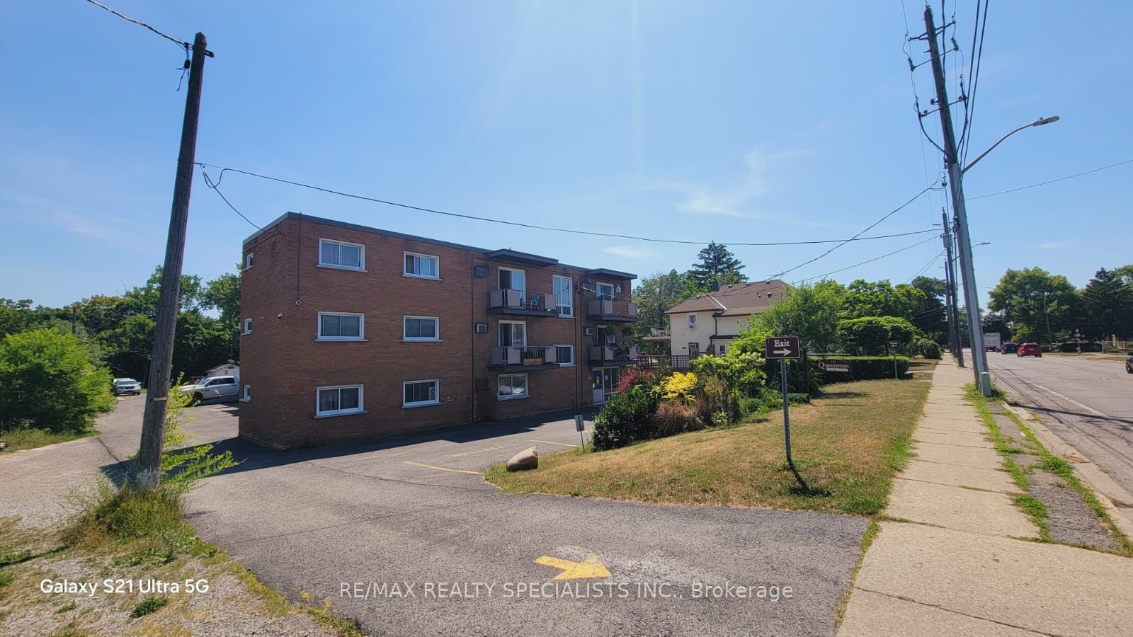 426 Queenston Street
