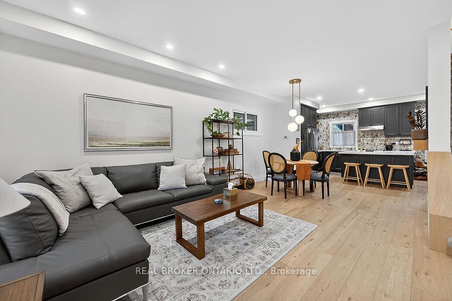 58 East Bend Avenue N