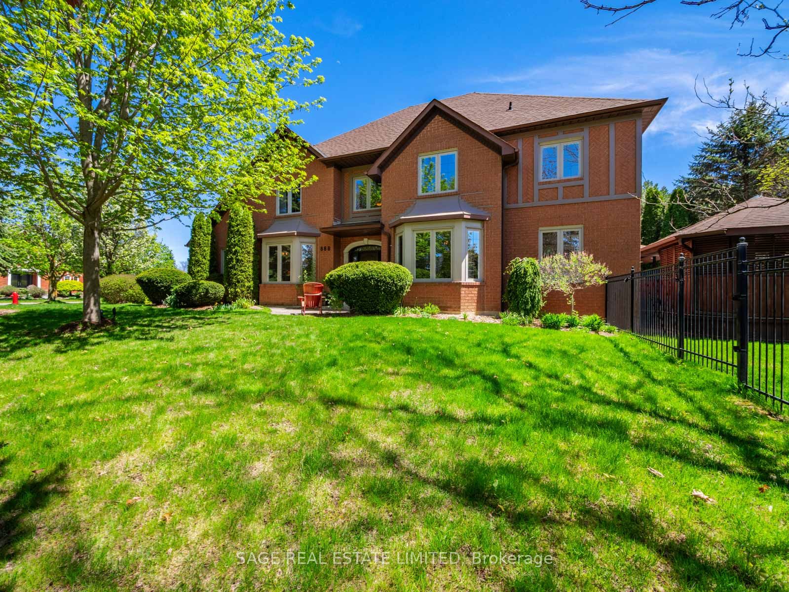 888 Cresta Rider Place