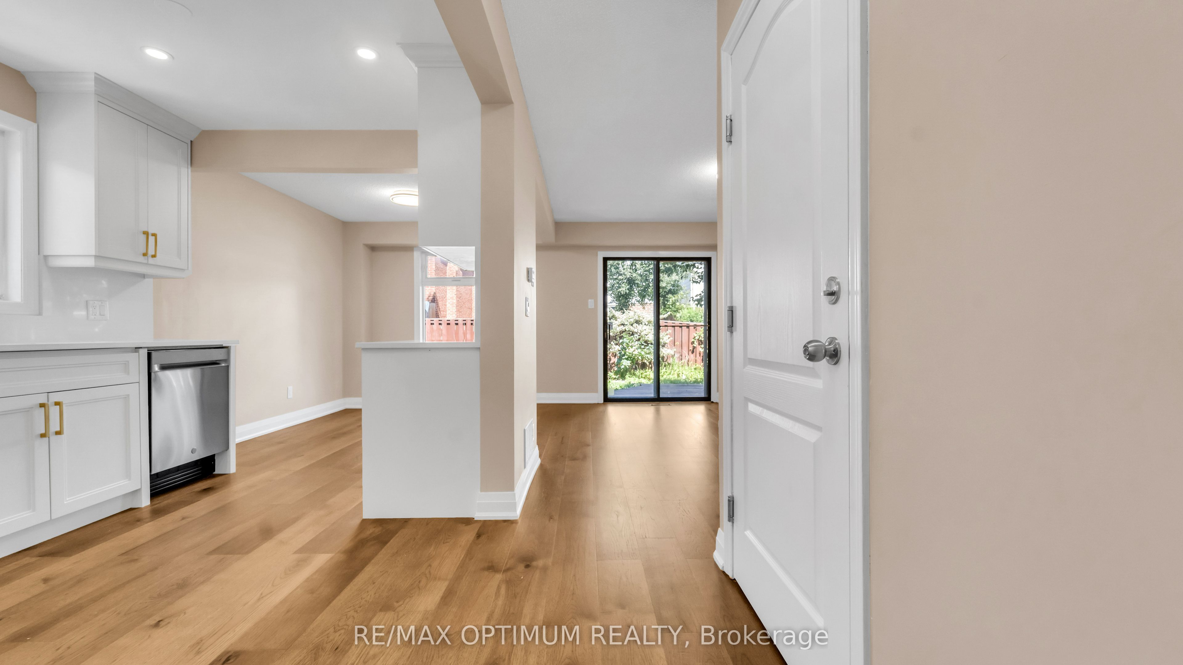 4 Lawnview Court