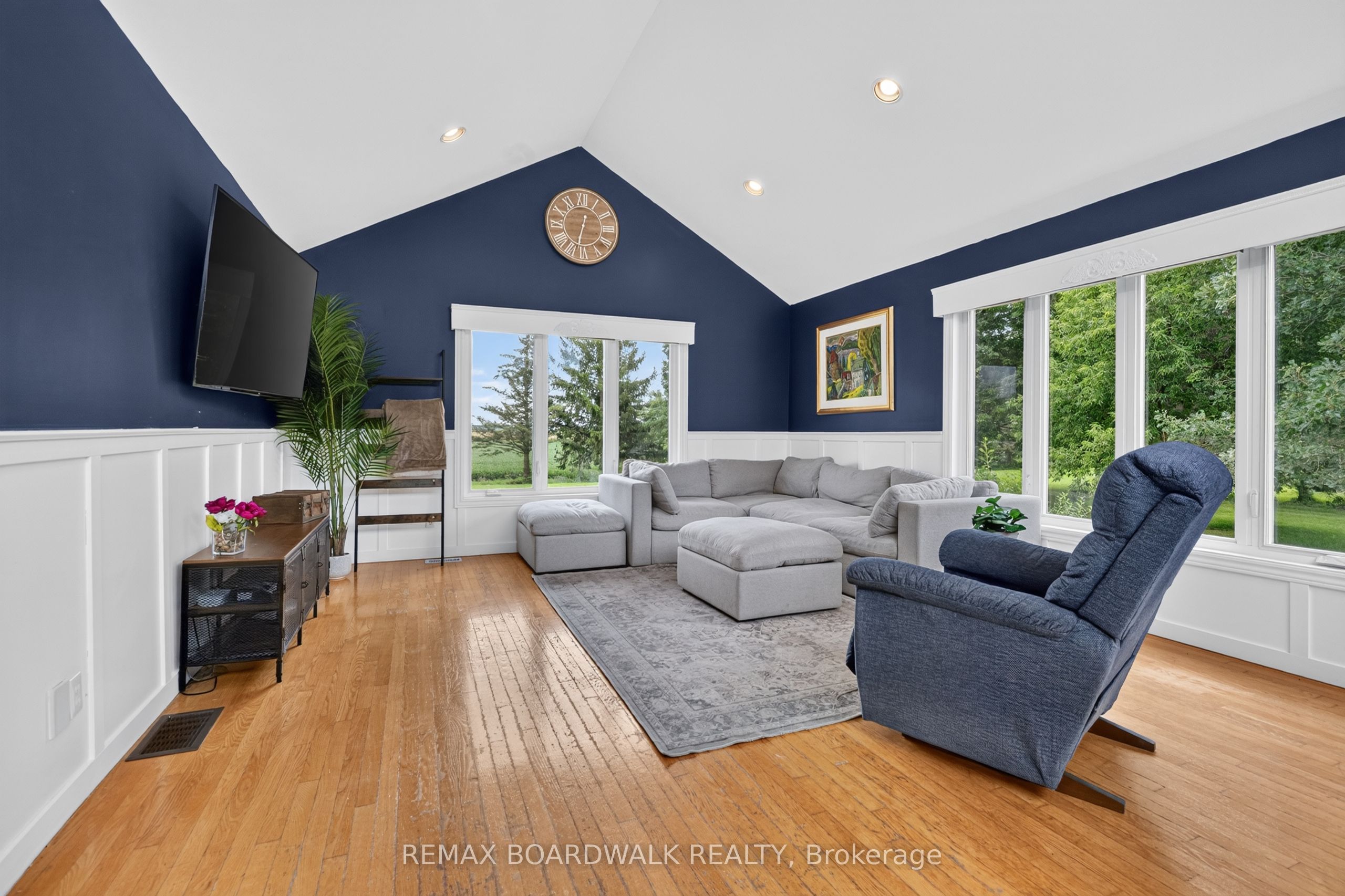 10104 Marionville Road